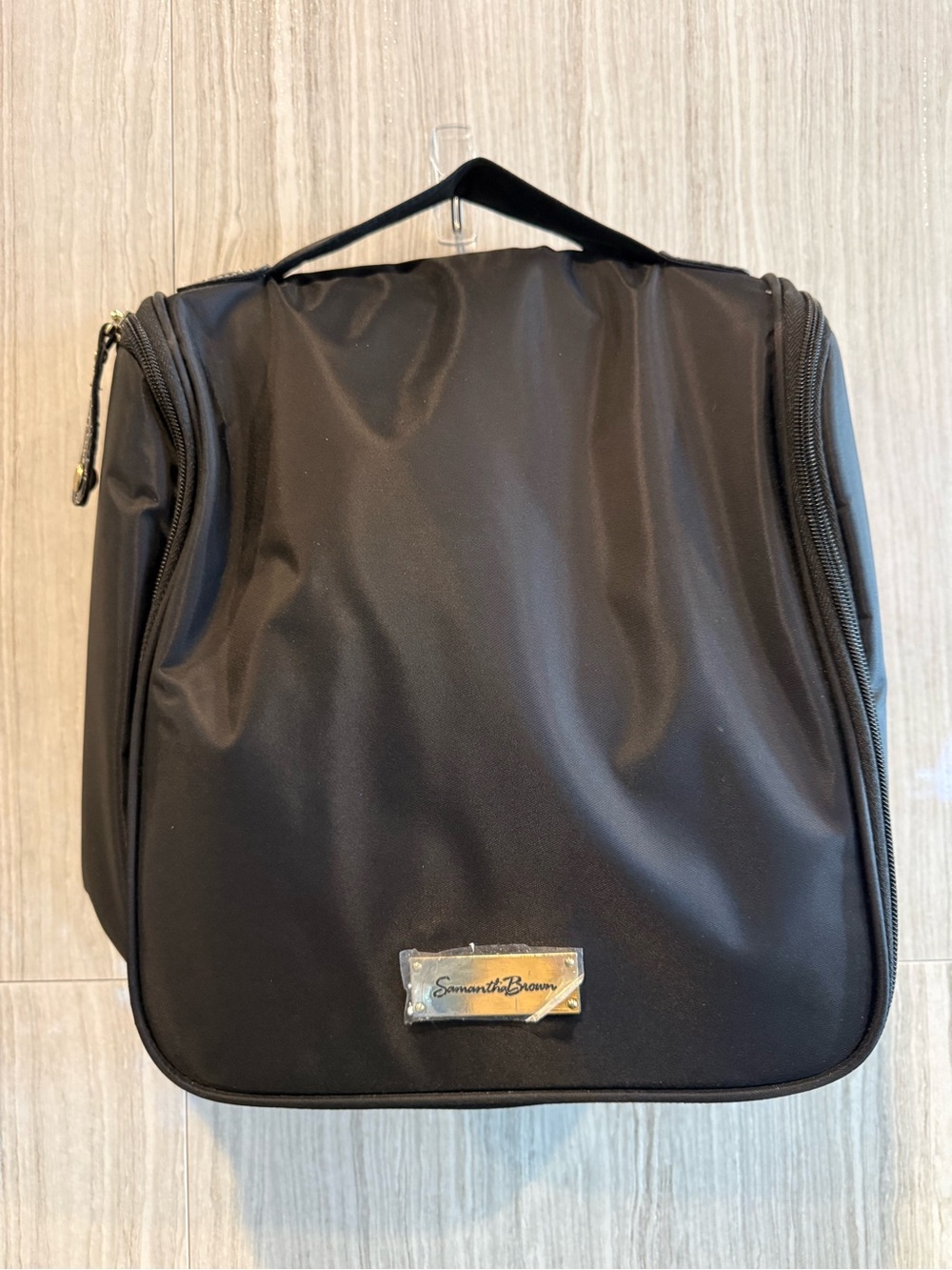 Samantha Brown hanging travel cosmetic bag